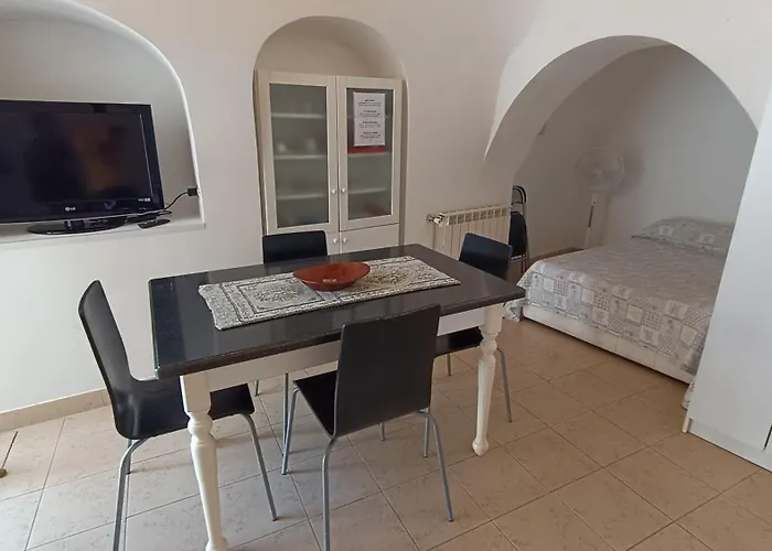 Vakantiehuis Trullo Vacanze Desa 1 *